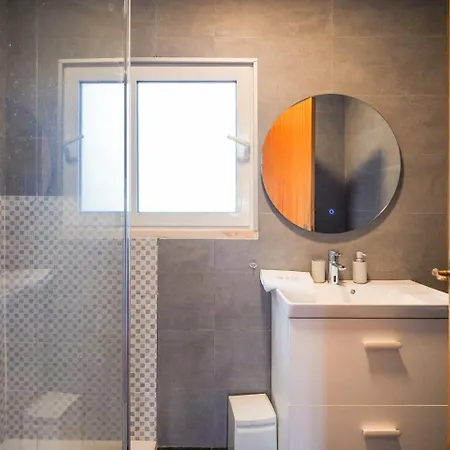 Guestready - With Balcony Appartement