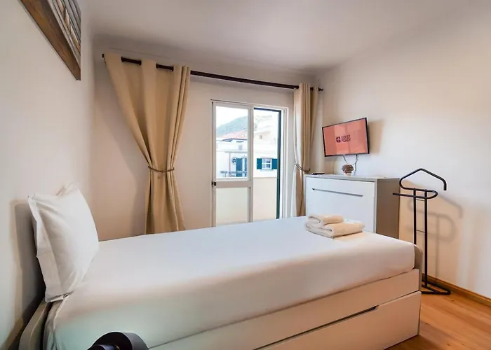 Guestready - With Balcony Machico (Madeira)