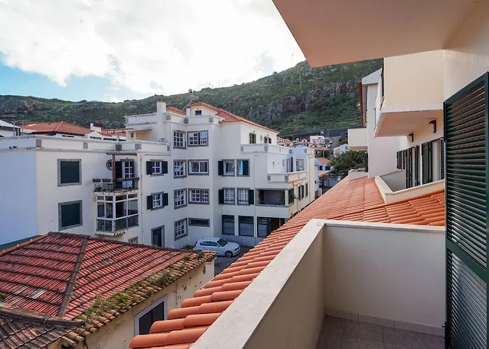 Guestready - With Balcony Appartement